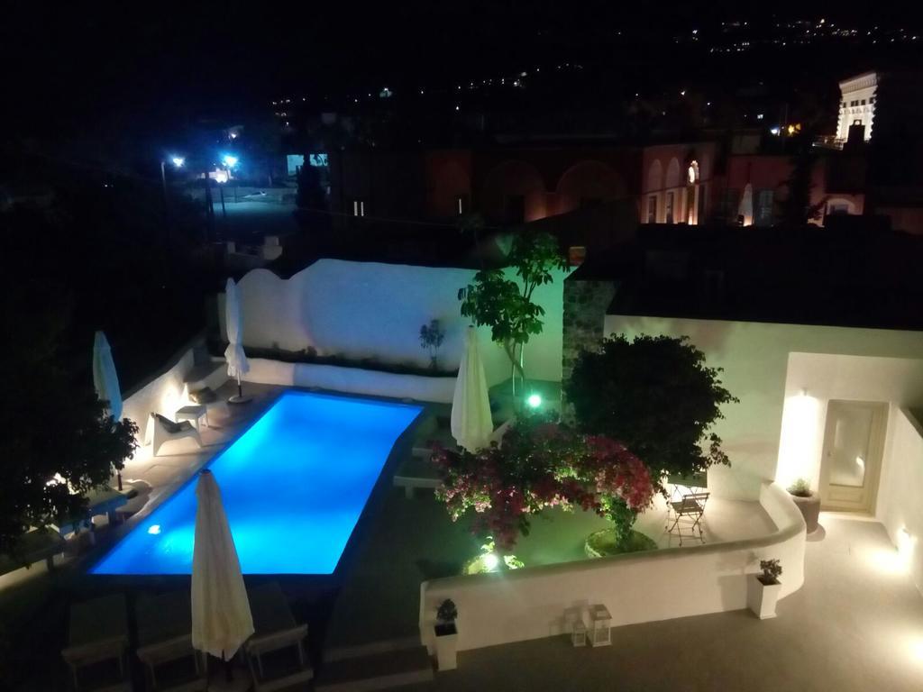 Villa LuxL Fira  Esterno foto